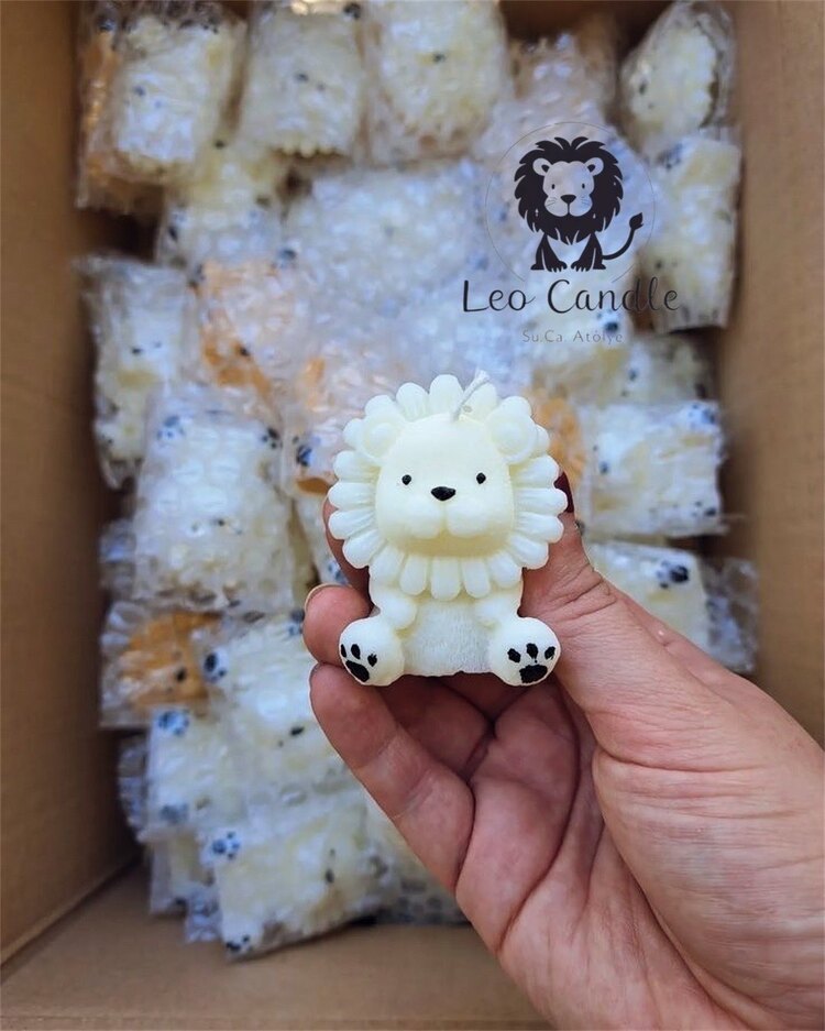 Leo Candle