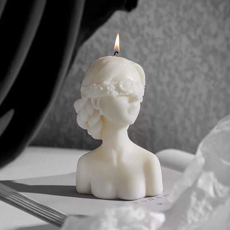 Regina Candle