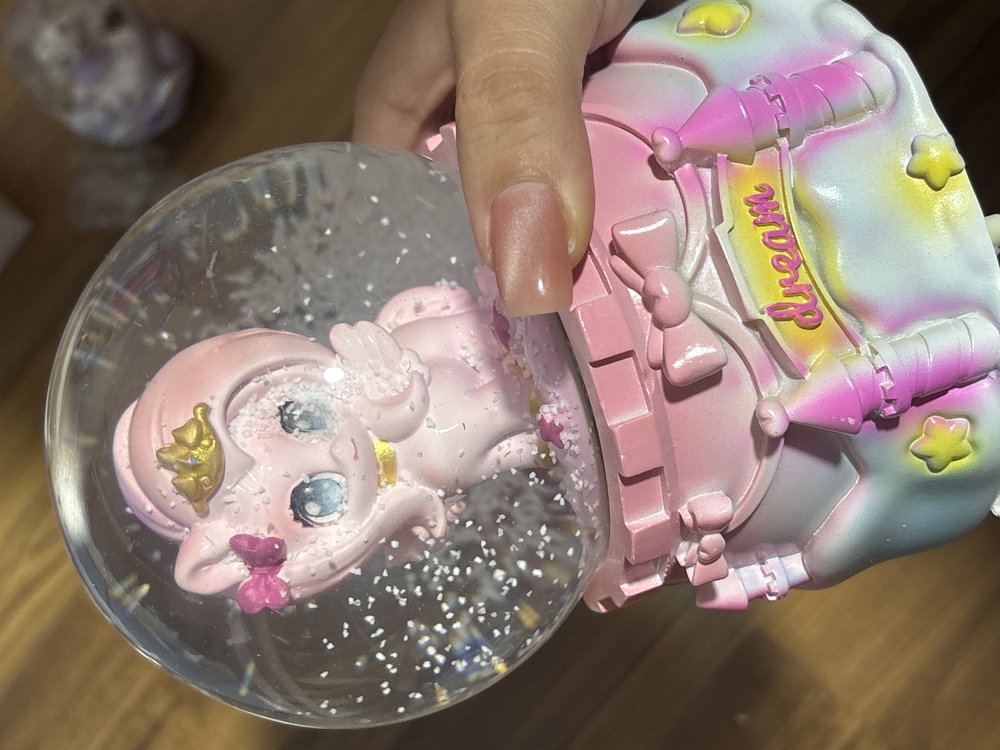 Büyük boy unicorn püskürtmeli küre