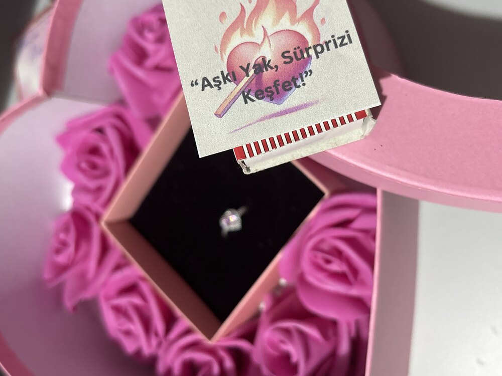 Alevli Aşk Kalp kutu (Yüzük Ayarlanabilir)
