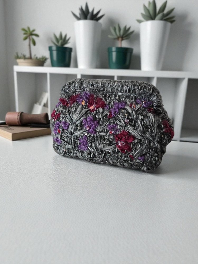 Nakış Detay El Yapımı Clutch