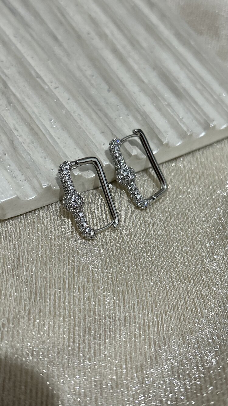 Çengel top küpe