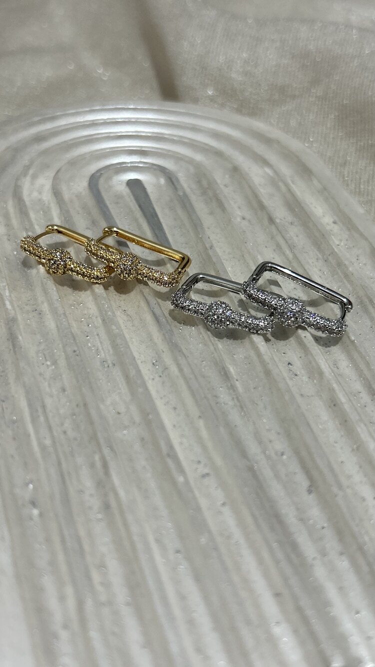 Çengel top küpe