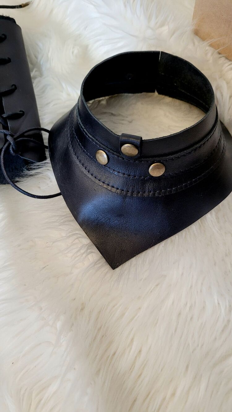 siyah deri choker 