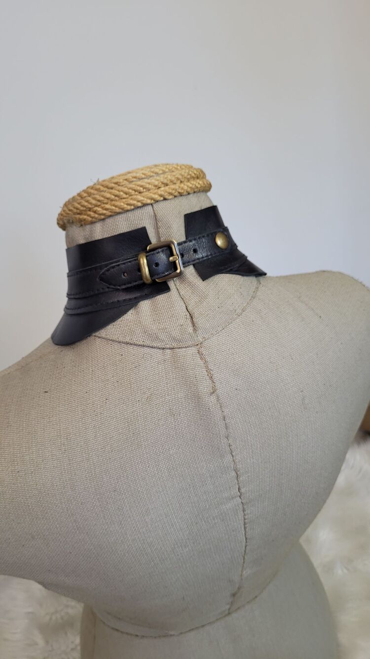 siyah deri choker 