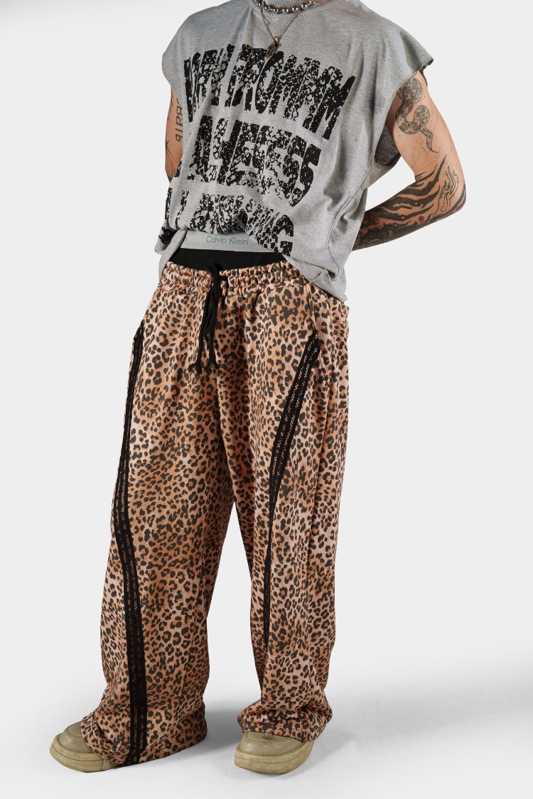 Svamp Leopard Utility Sweatpants