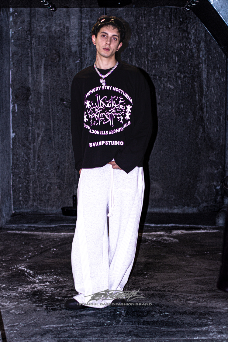 SVAMP ARABIC RETRO SWEATSHIRT - NightFeed
