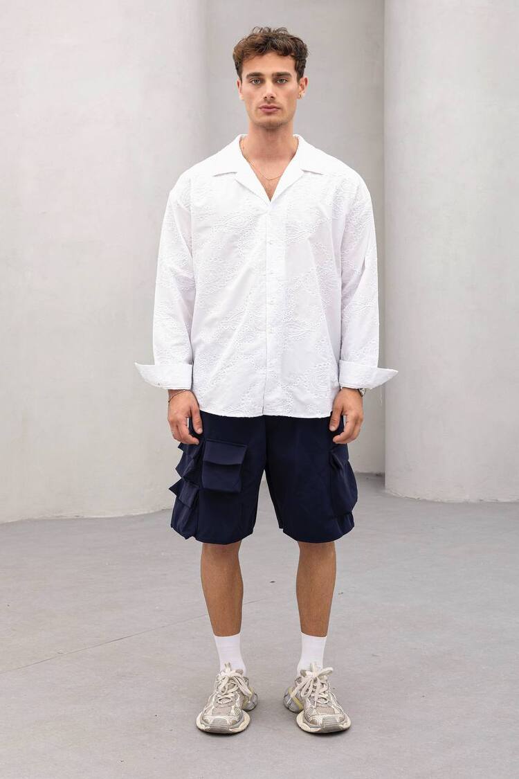 İşlemeli Oversize Beyaz Gömlek