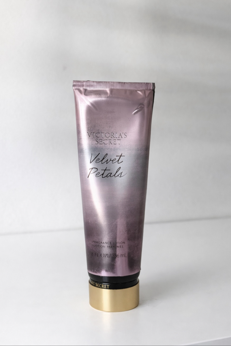 DEFOLU VS Velvet Petals Vücut Krem / Body Lotion 236ml 