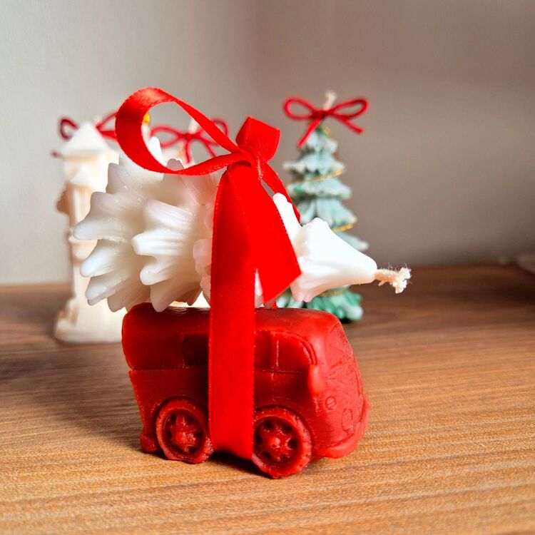Caravan&tree