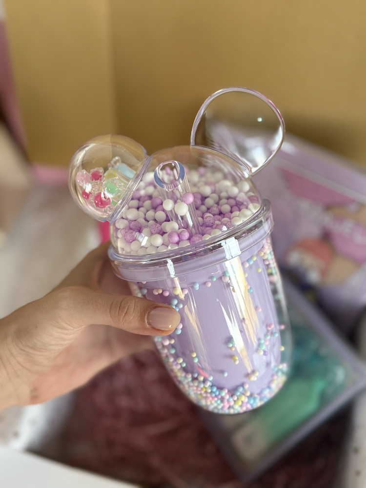 Boncuk kapaklı pipetli bardak
