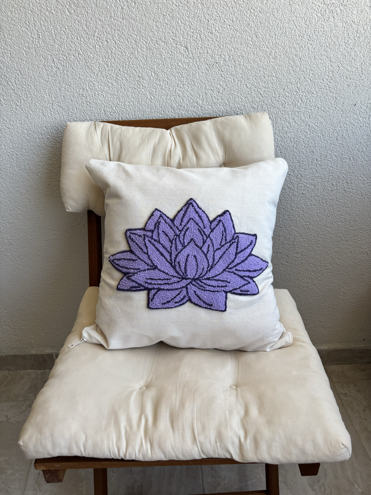 Lotus Çiçeği Yastık Kılıfı