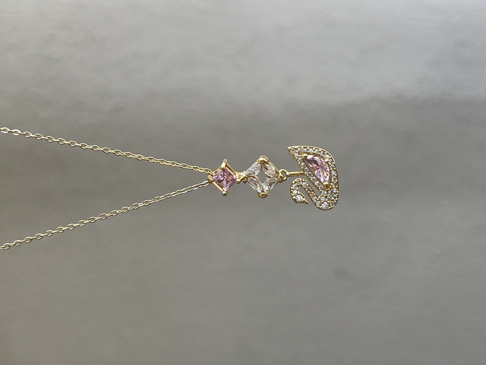 çelik swarovski kuğu model gold kolye
