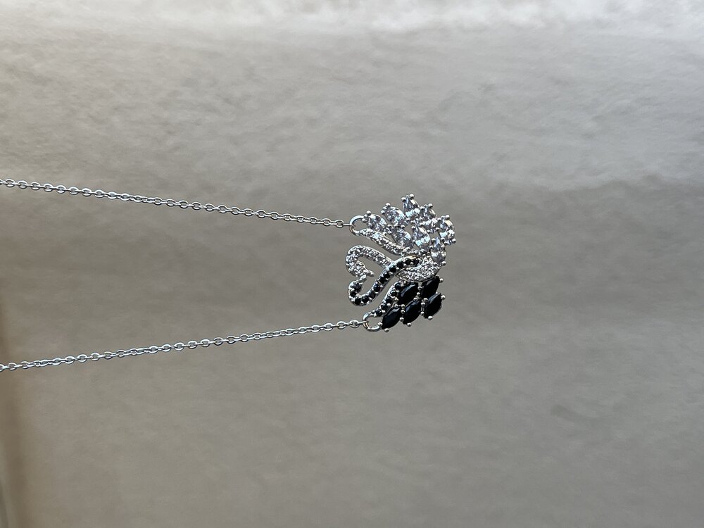 çelik swarovski kuğu siyah beyaz model silver kolye