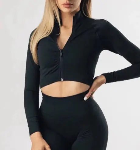 Alphalete Fermuarlı Crop Ceket