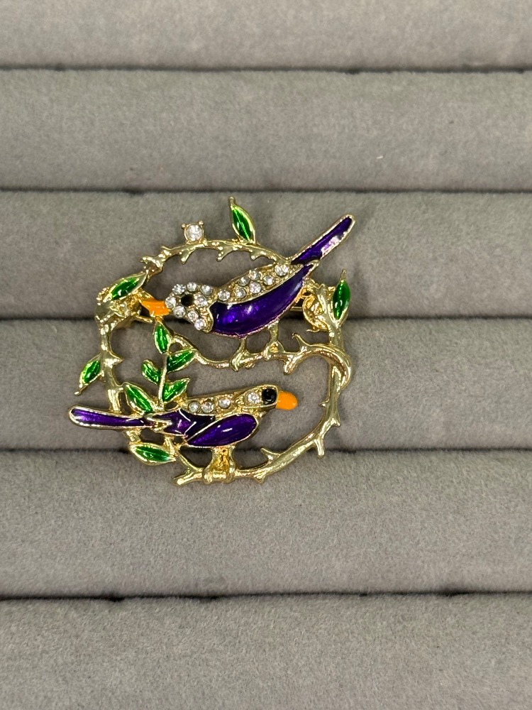 Tabir Broş