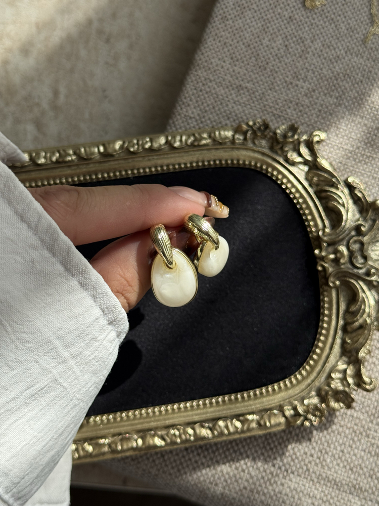 Sallantılı vintage küpe
