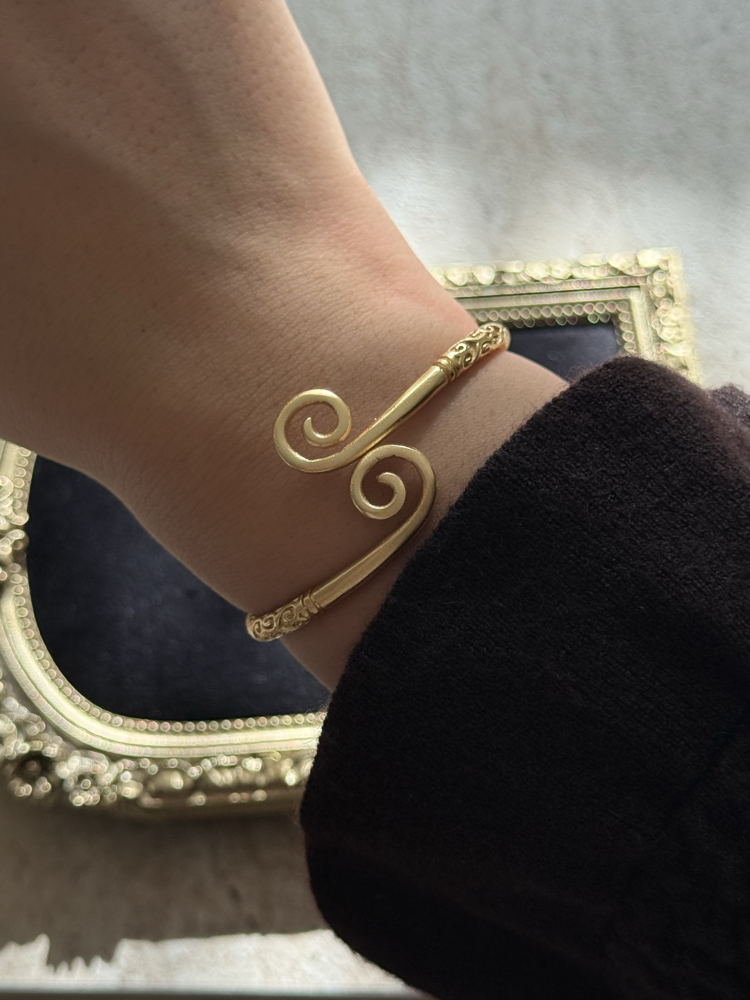 Spiral Desen Vintage Kelepçe