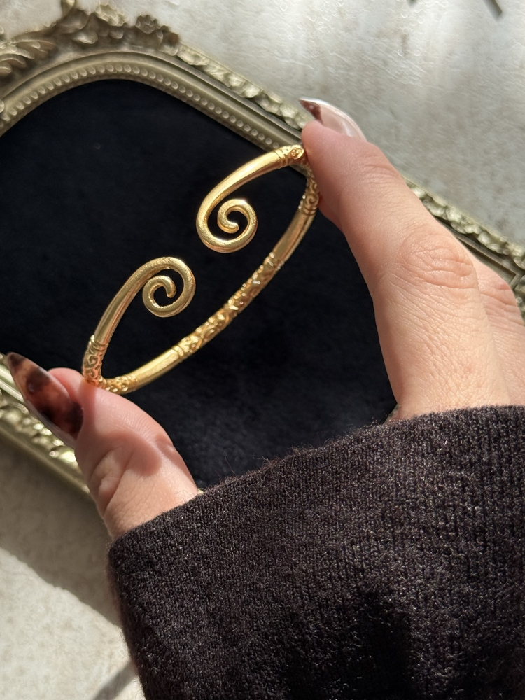 Spiral Desen Vintage Kelepçe
