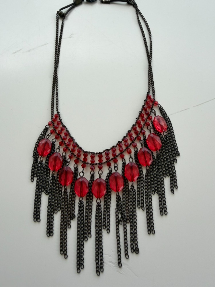 Midnight Scarlet Kolye