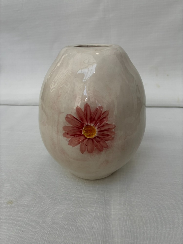 Blush Daisy – El Yapımı Seramik Vazo