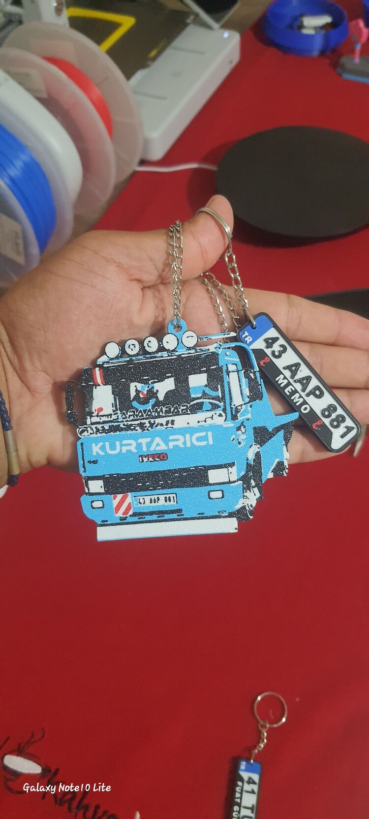 Ayna süsü isimli anahtarlık 
