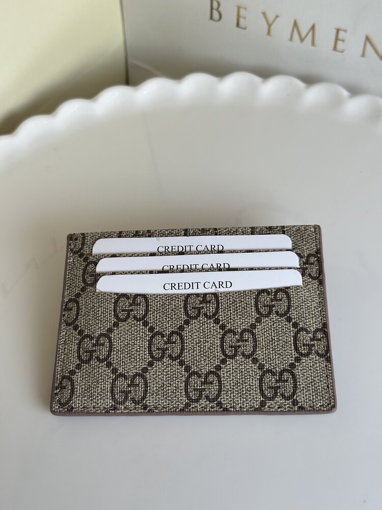 GUCCİ kartlık 