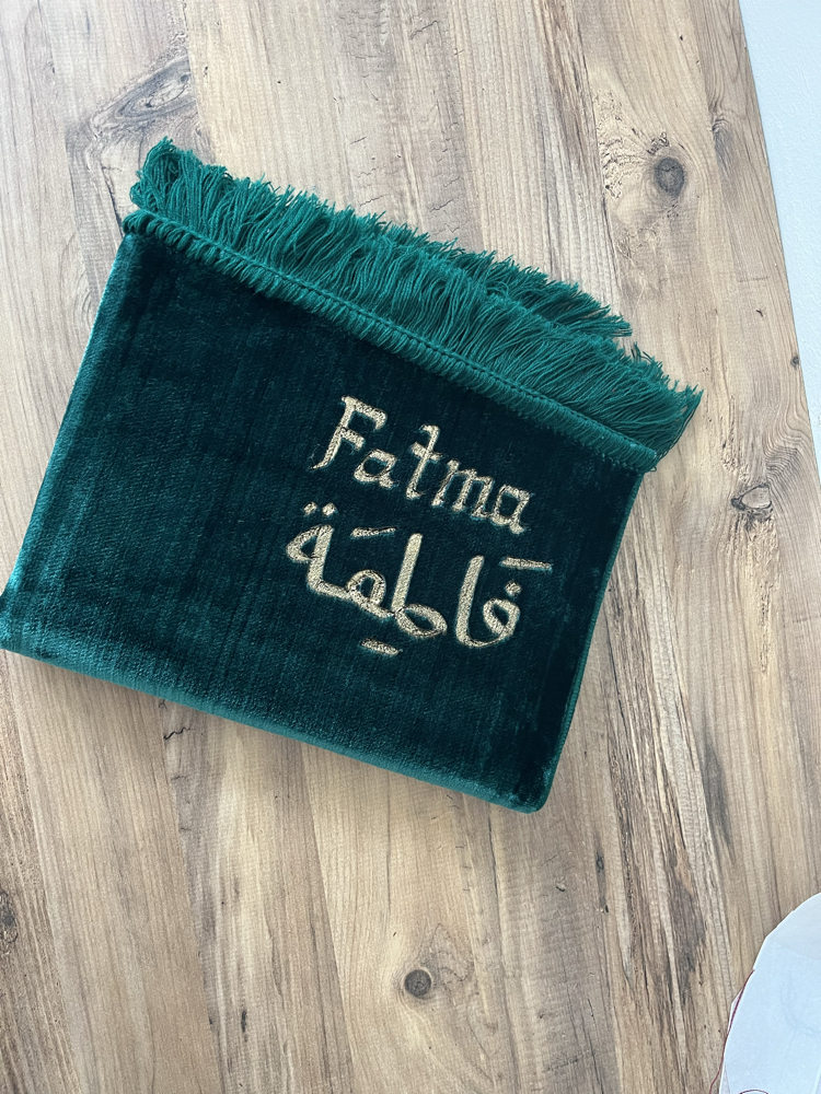 İsme özel hem türkçe + hem arapça seccade
