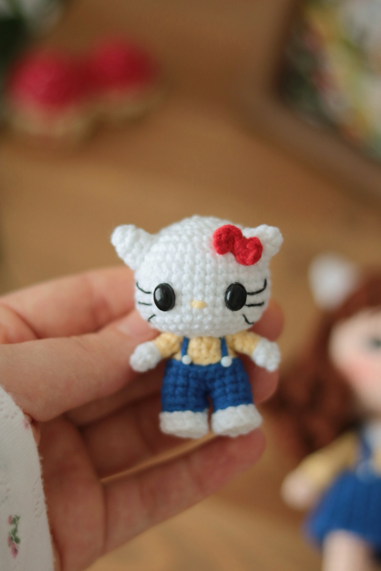 Hello Kitty Kız & Hello Kitty Tarifi