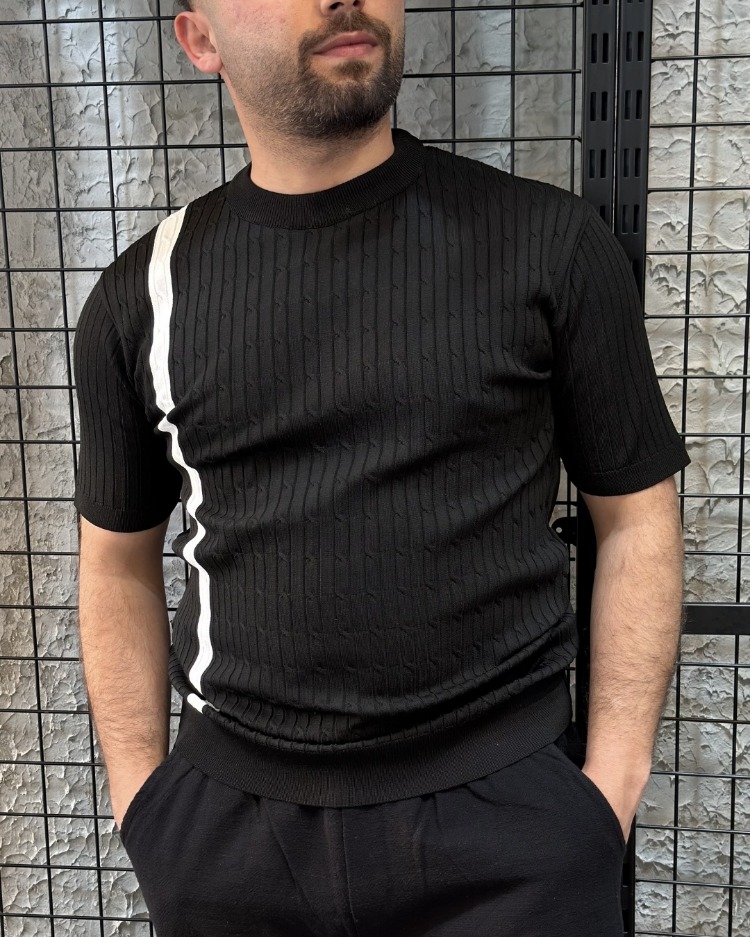Triko Çizgili Sıfır Yaka Siyah T-Shirt
