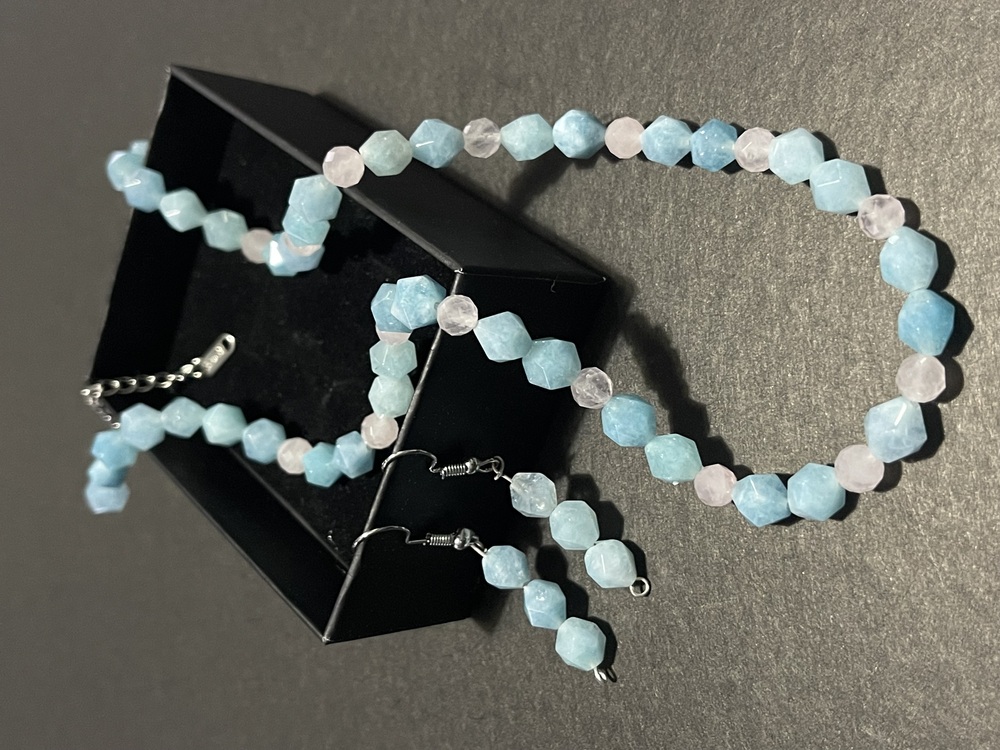 Doğal Aquamarin ve Pembe Quvars taşlarından Kokye ve Küpe set