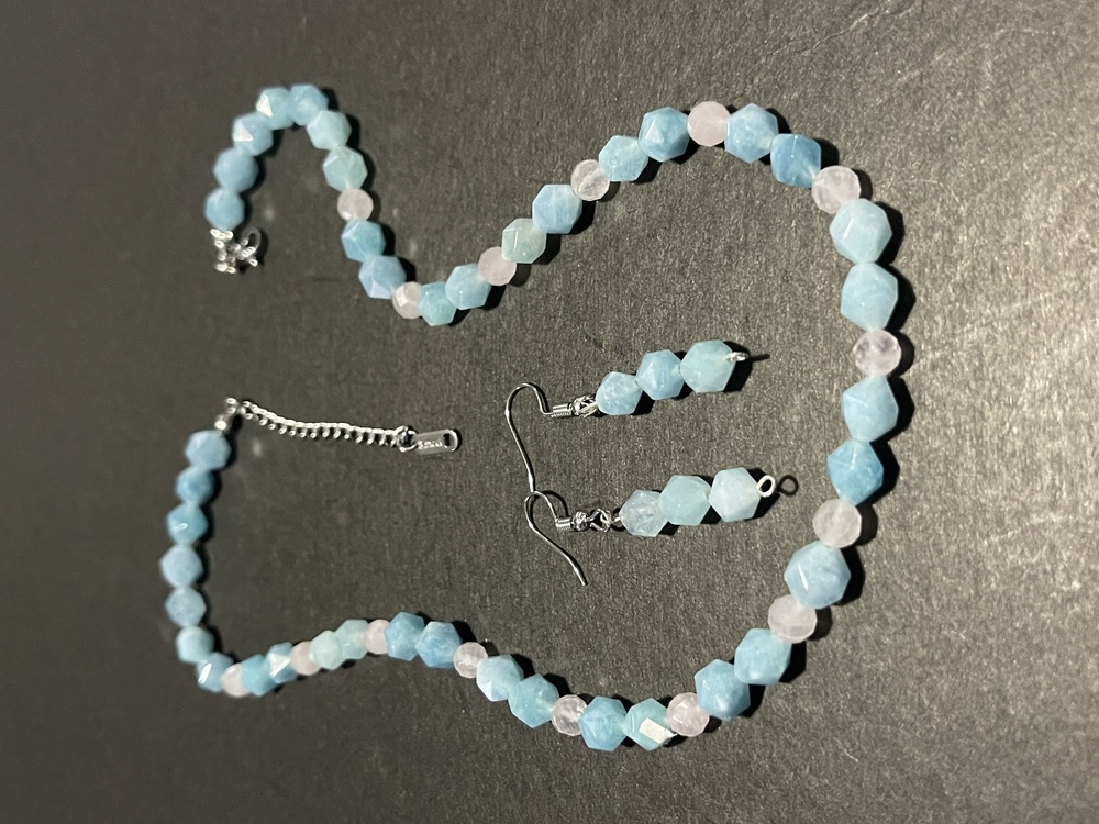Doğal Aquamarin ve Pembe Quvars taşlarından Kokye ve Küpe set