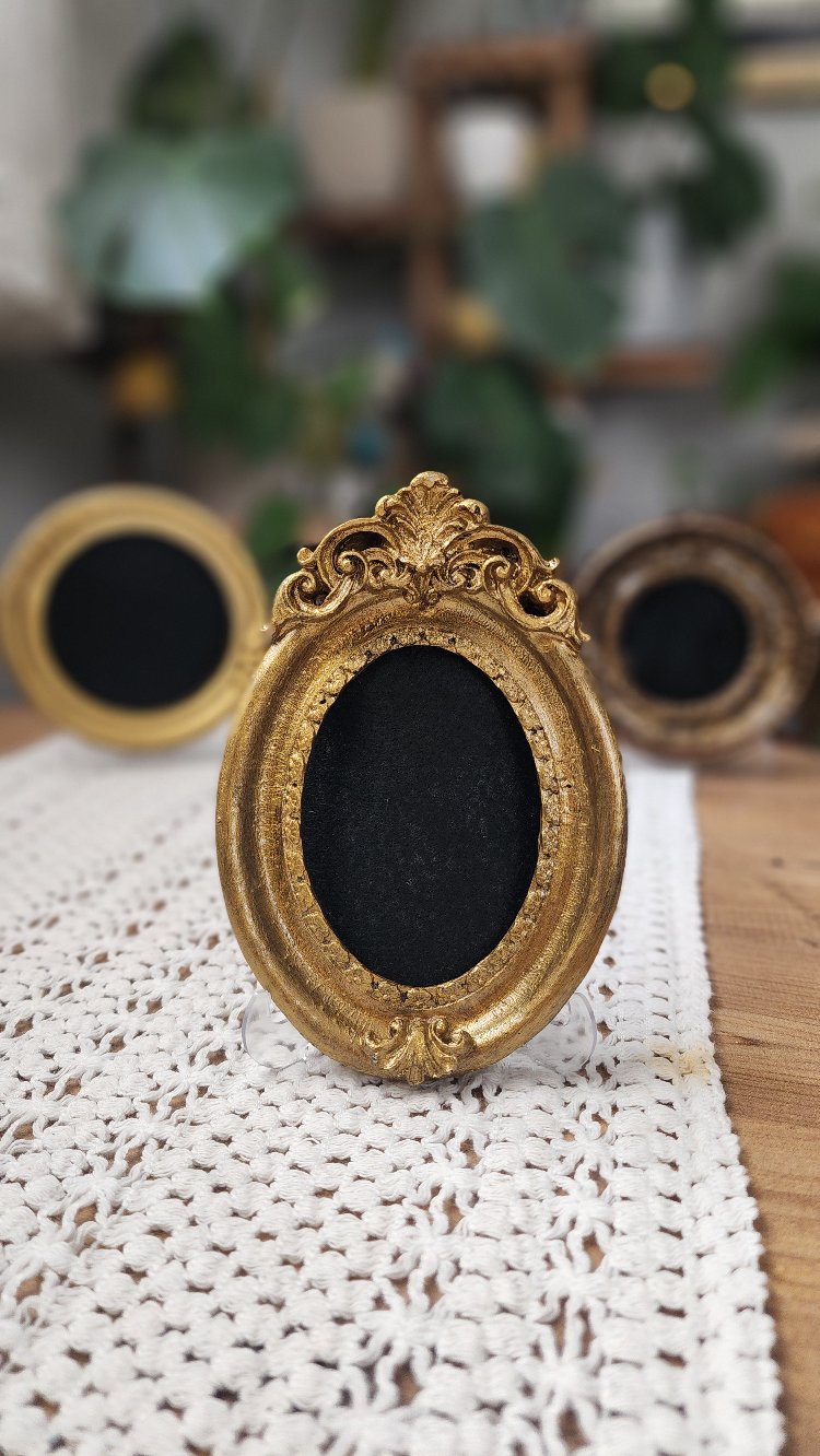 kubbeli oval çerçeve