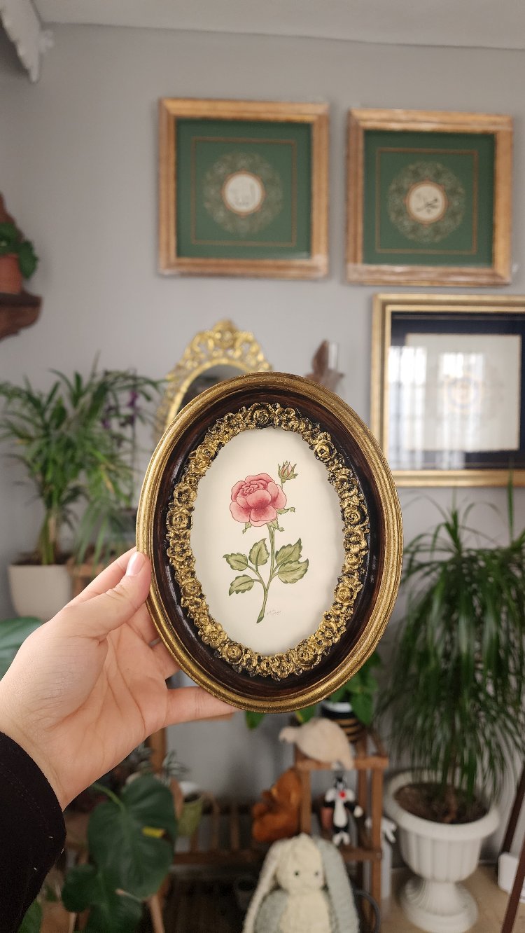 Güllü Oval Çerçevede Şukufe
