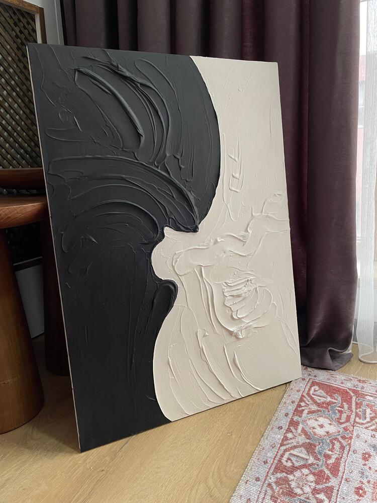 BLACK AND OFF WHİTE