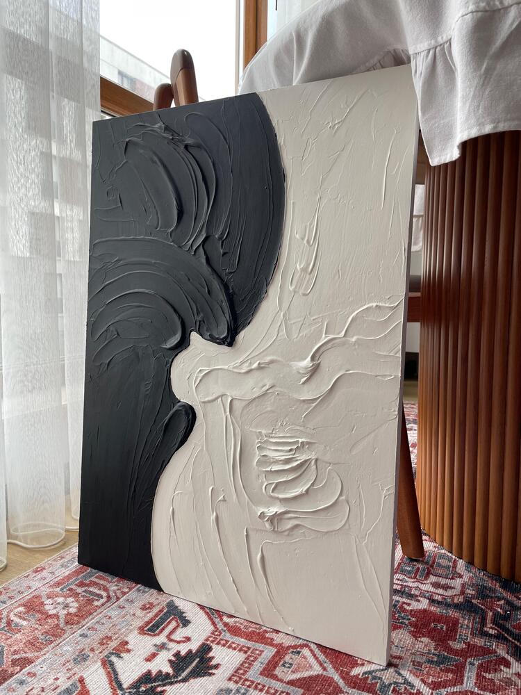 BLACK AND OFF WHİTE