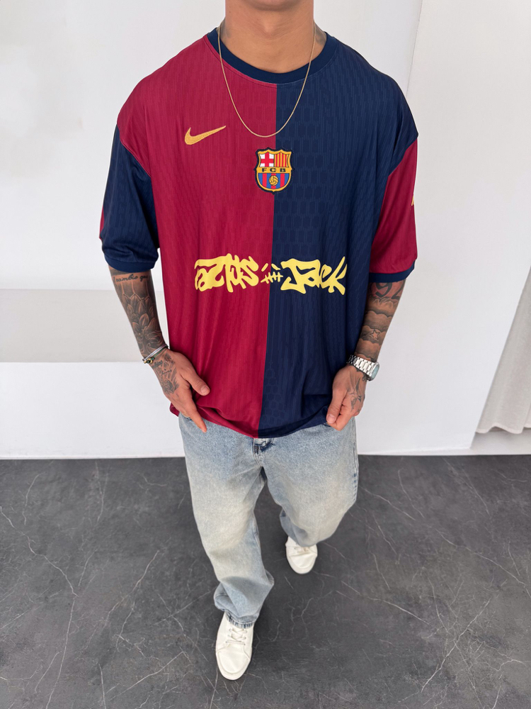 BARCELONA TRAVİS SCOTT PARÇALI OVERSİZE T-SHİRT
