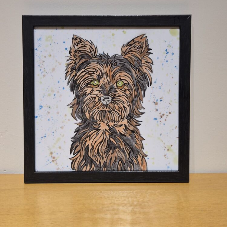El Yapımı Yorkshire Terrier Köpek Figürlü Seramik Karo Tablo + Siyah Çerçeve