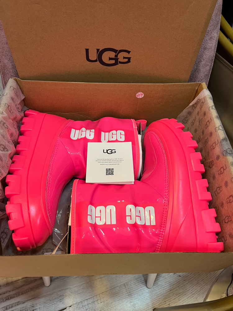 Ugg classic Brellah mini bot