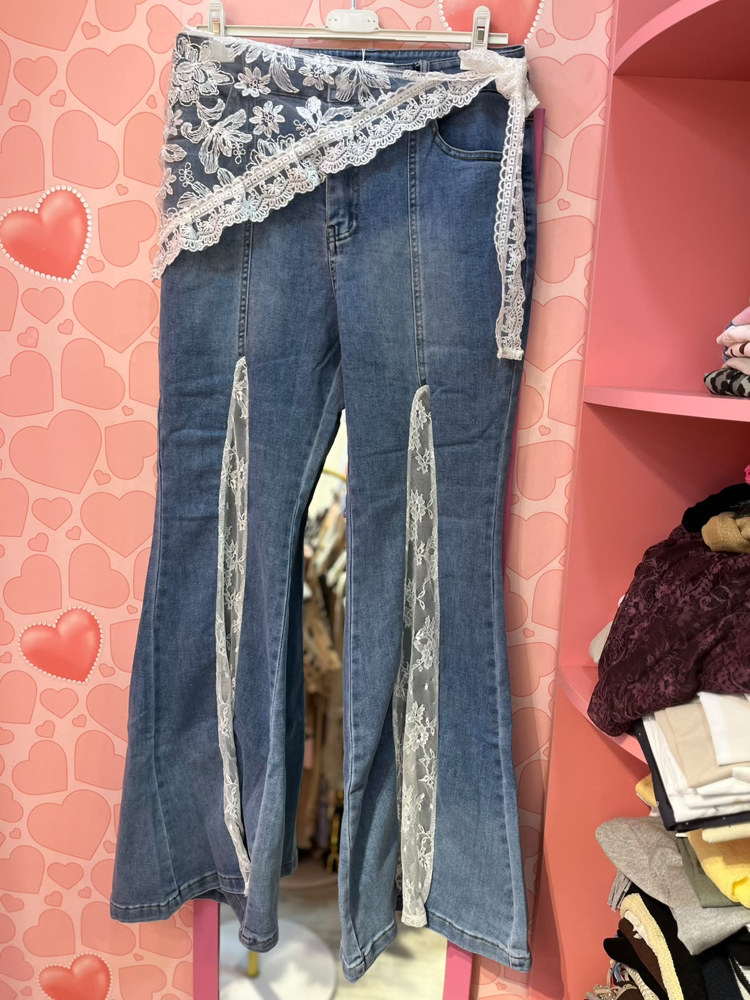 Dantel detaylı jean