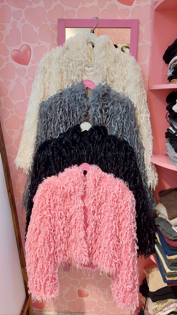 Püsküllü kapüşonlu peluş ceket