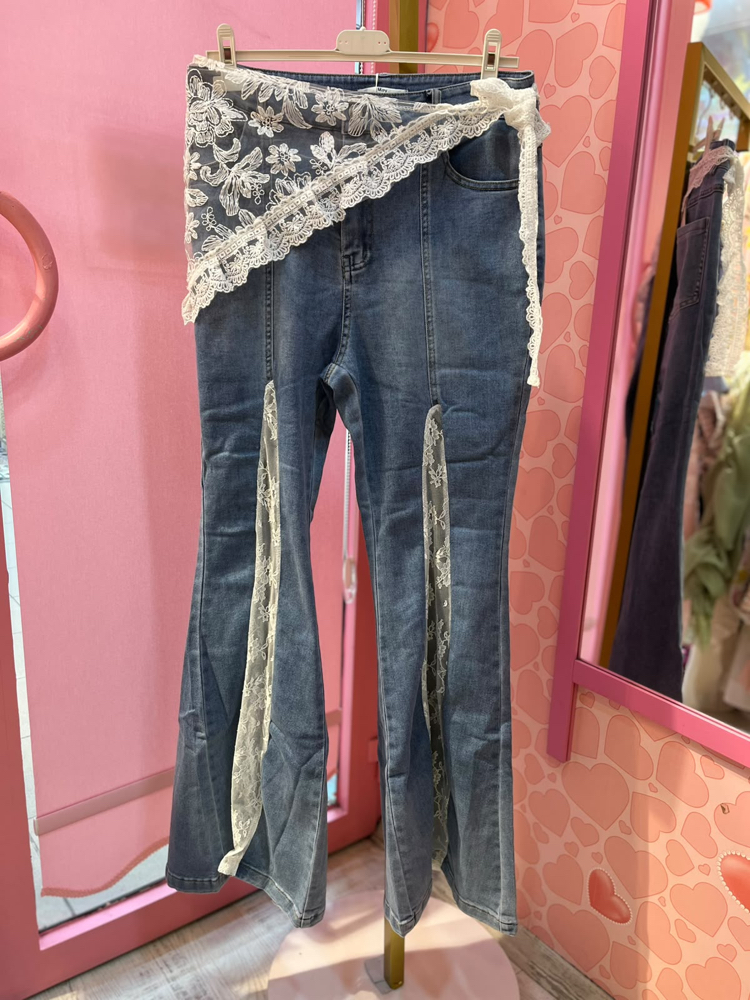 Dantel detaylı jean