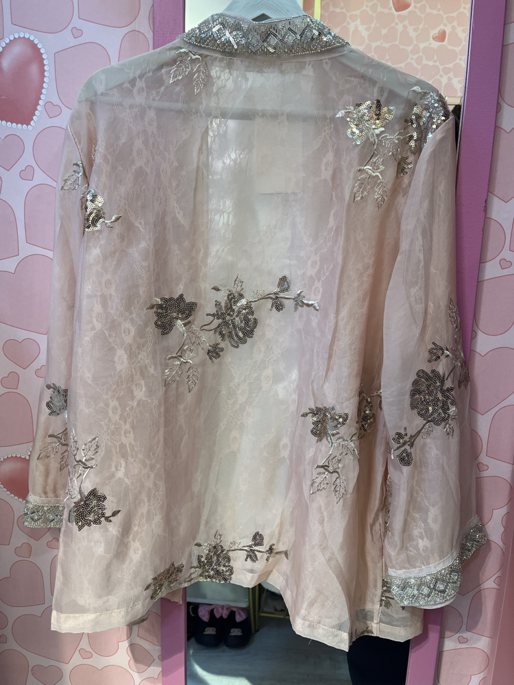 Pembe içi dantel astarlı taş işlemeli tül ceket