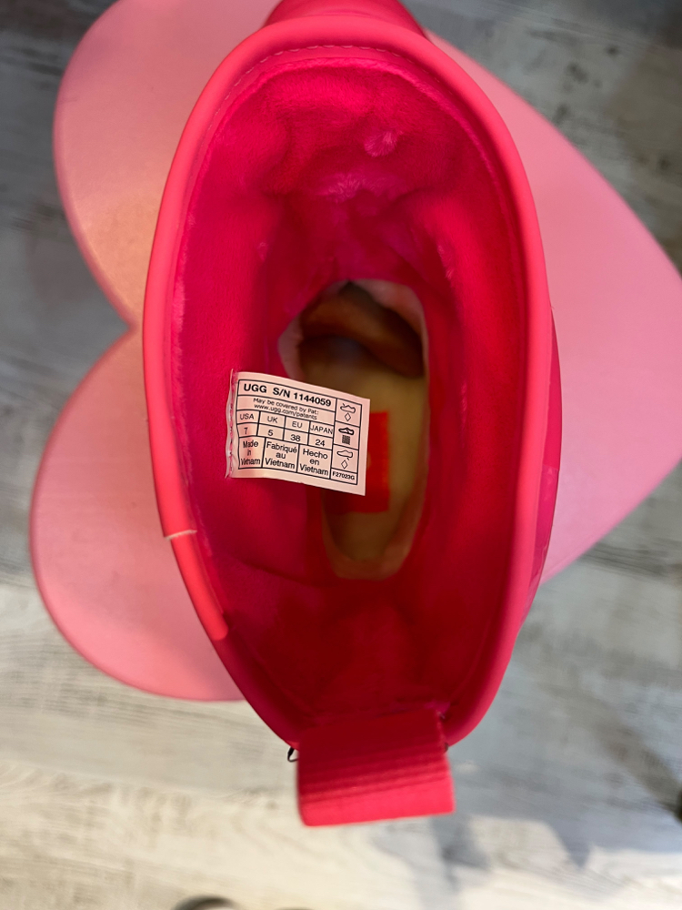 Ugg classic Brellah mini bot