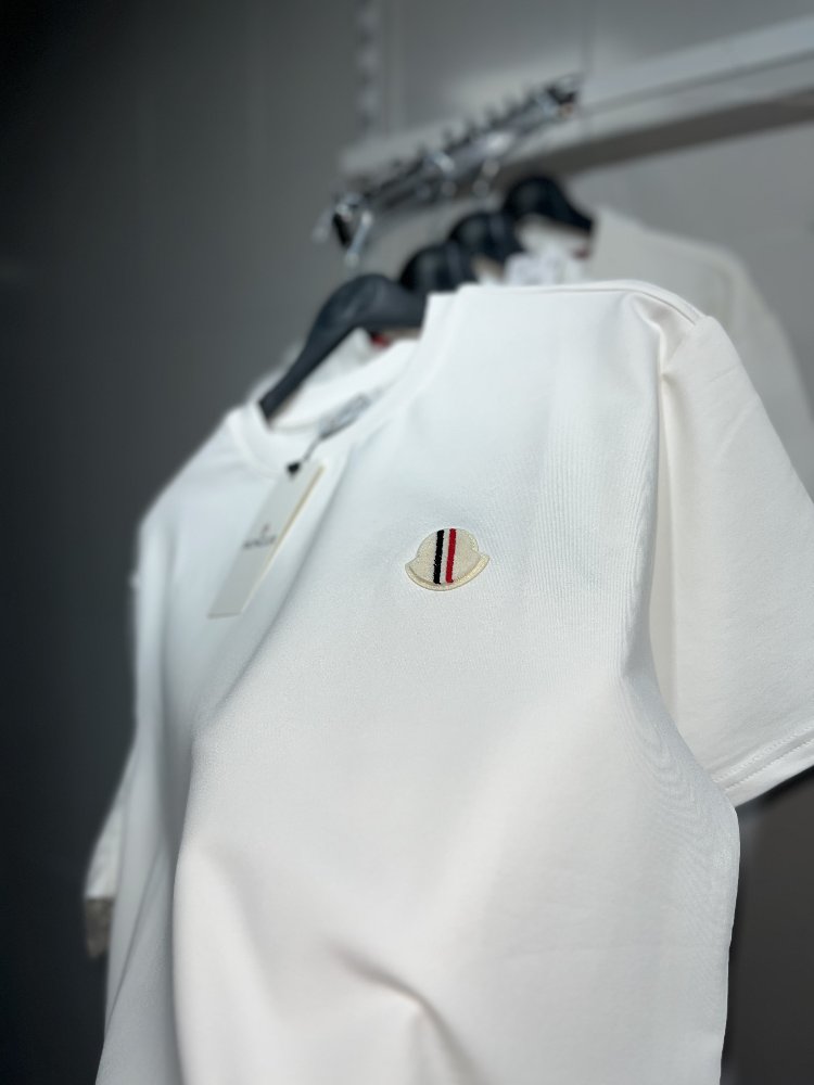 Göğüs Nakış T-Shirt
