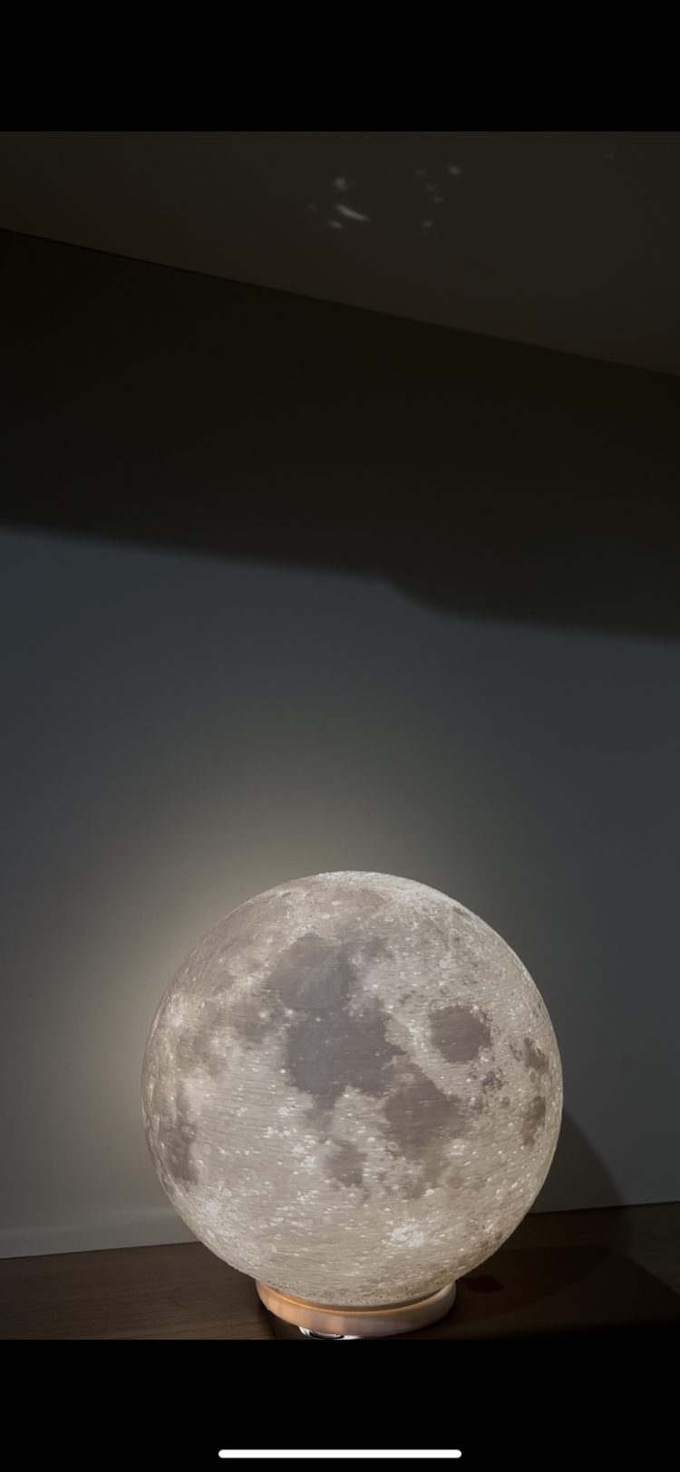 Detaylı Ay Yüzeyi Masa Lambası