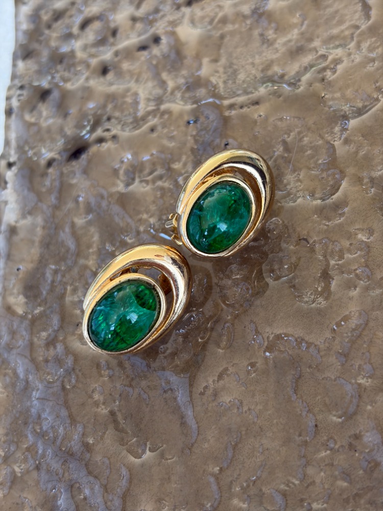 Vintage Grosse Küpe Emerald Green Cabochon