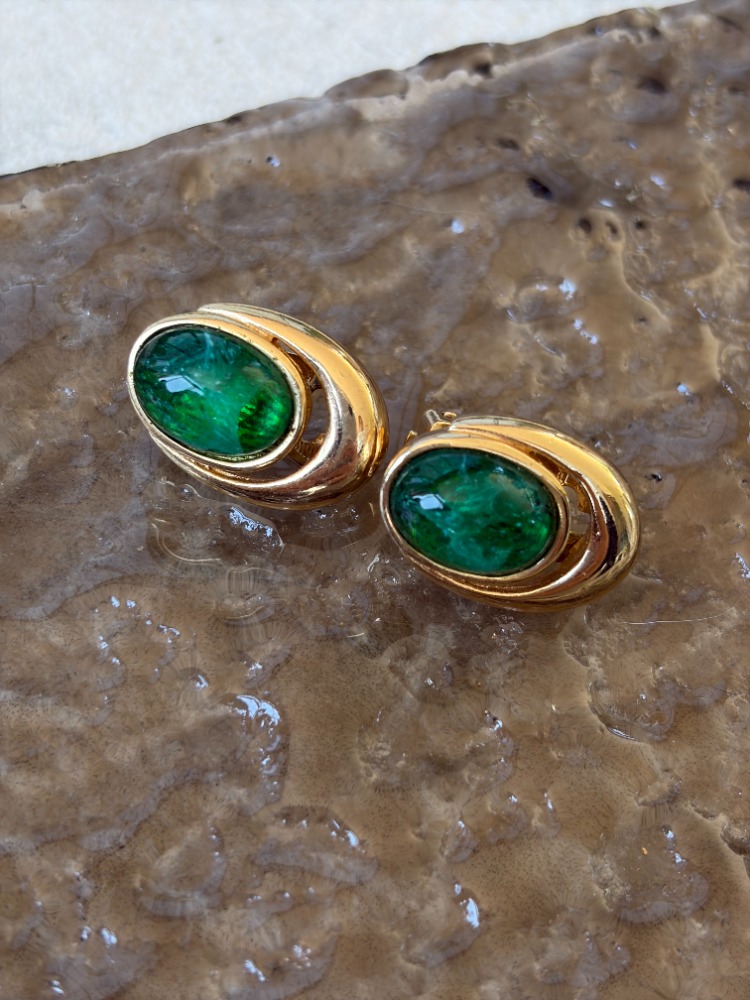 Vintage Grosse Küpe Emerald Green Cabochon