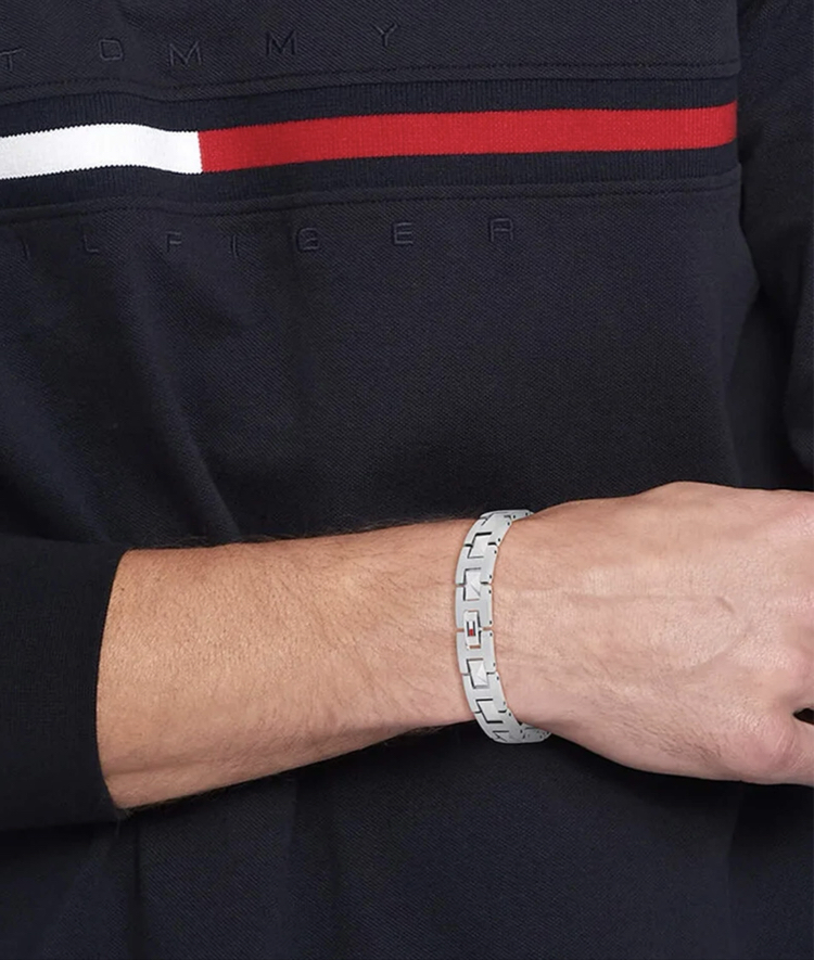Th bracelet