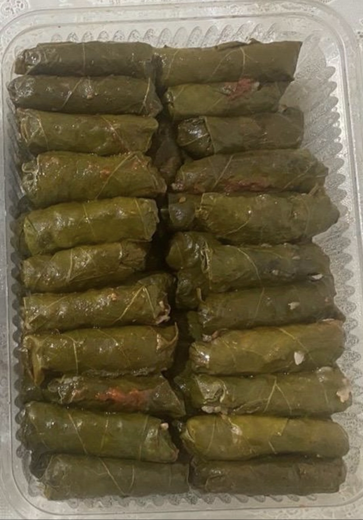 Etli yaprak sarma pişmiş  1 kg  